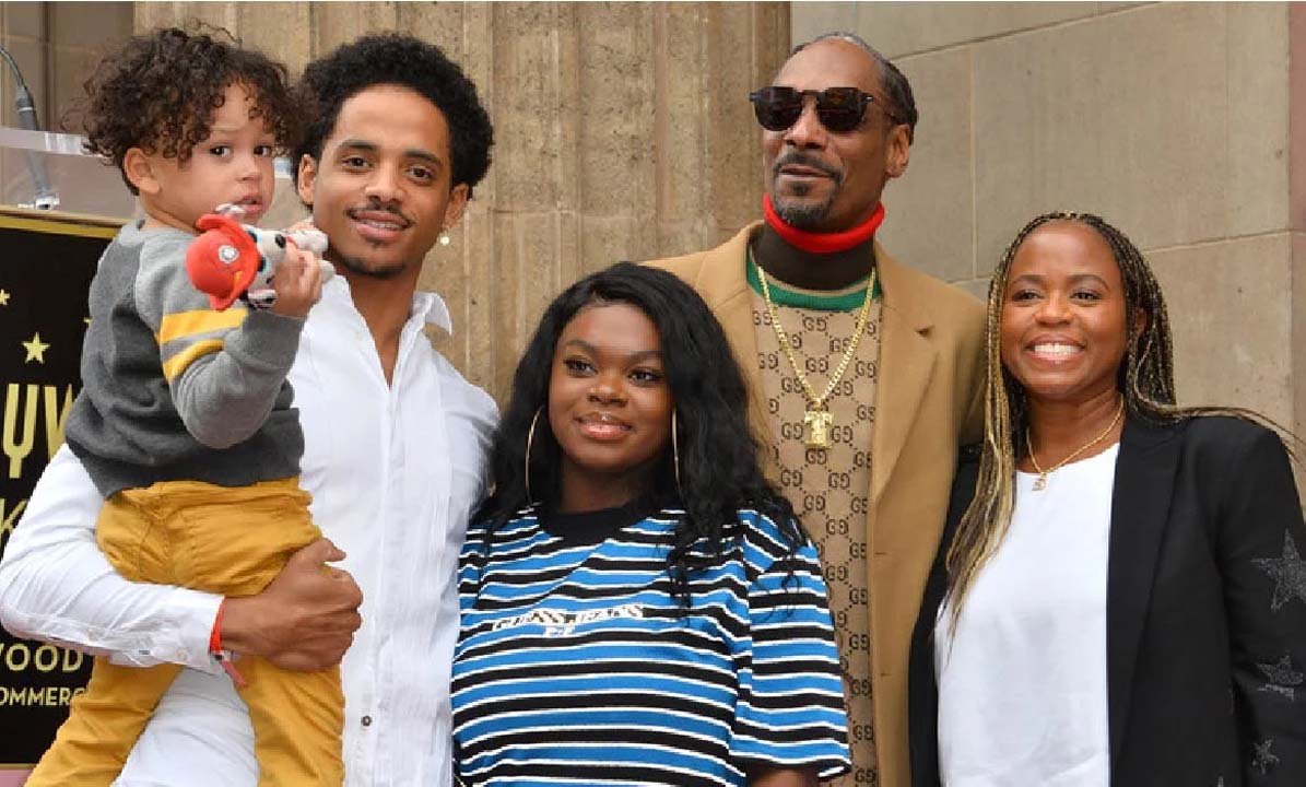 Laurie Holmond as a Mother