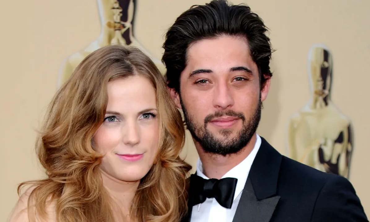 Anna Axster and Ryan Bingham’s Love Story