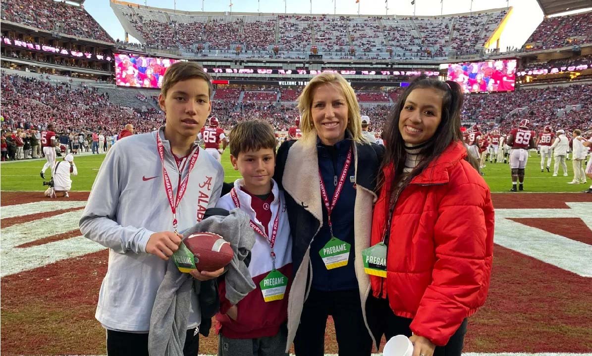 Her Lifestyle and Family Support