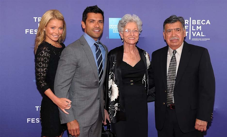 Saul Consuelos' Love Story and Marriage