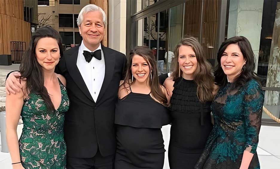 Kara Leigh Dimon's Sisters and Family Bond