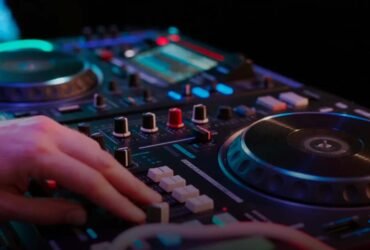 Create Seamless DJ Mashups and Live Performance Medleys With InsMelo