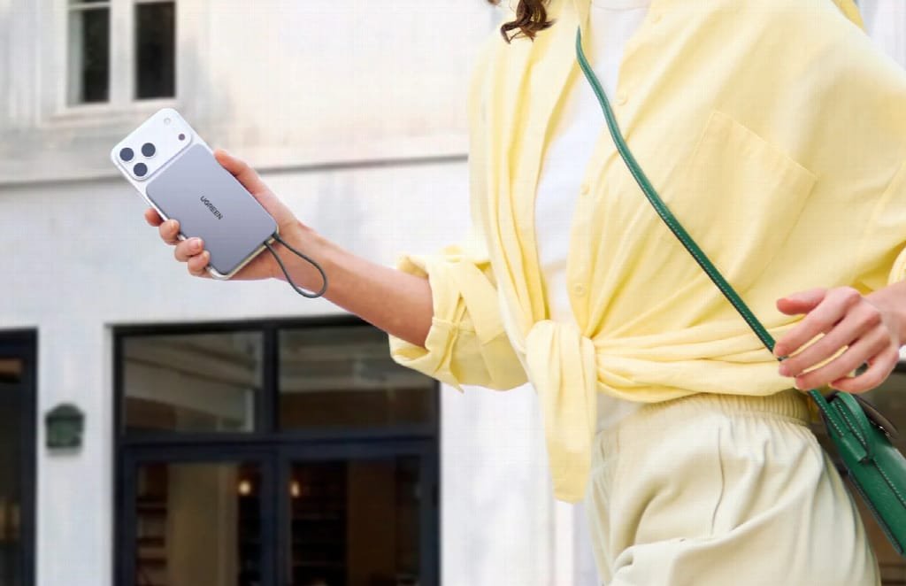 How to Keep Your Phone Powered When Using Mobile Hotspot Away from Wi-Fi